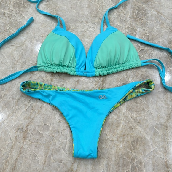 Reversible Bikini - Picture 2 of 4